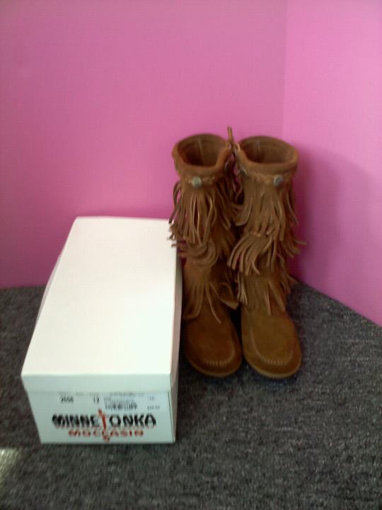 Minnetonka Moccasin 3 Layer Fringe Boots NIB! Size 12-